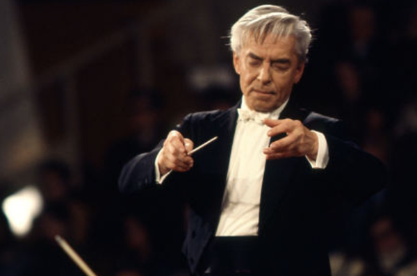 1977 제야음악회. 카라얀이 지휘하는 베토벤 교향곡 9번 합창 (사진출처: 구글)